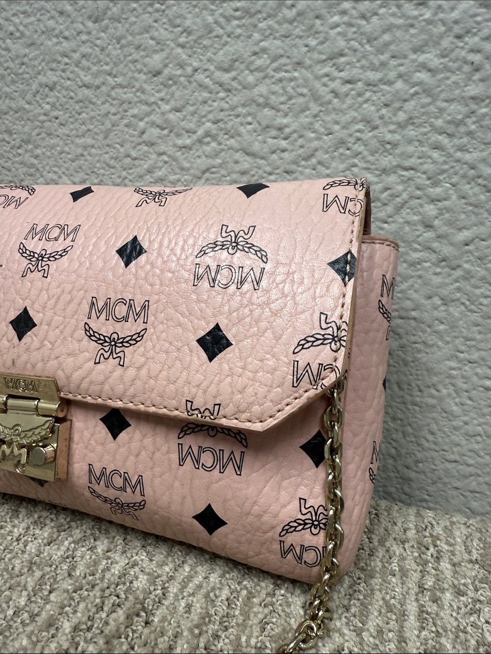 Blush Pink Visetos Crossbody with Gold Chain - Picture 2 of 10